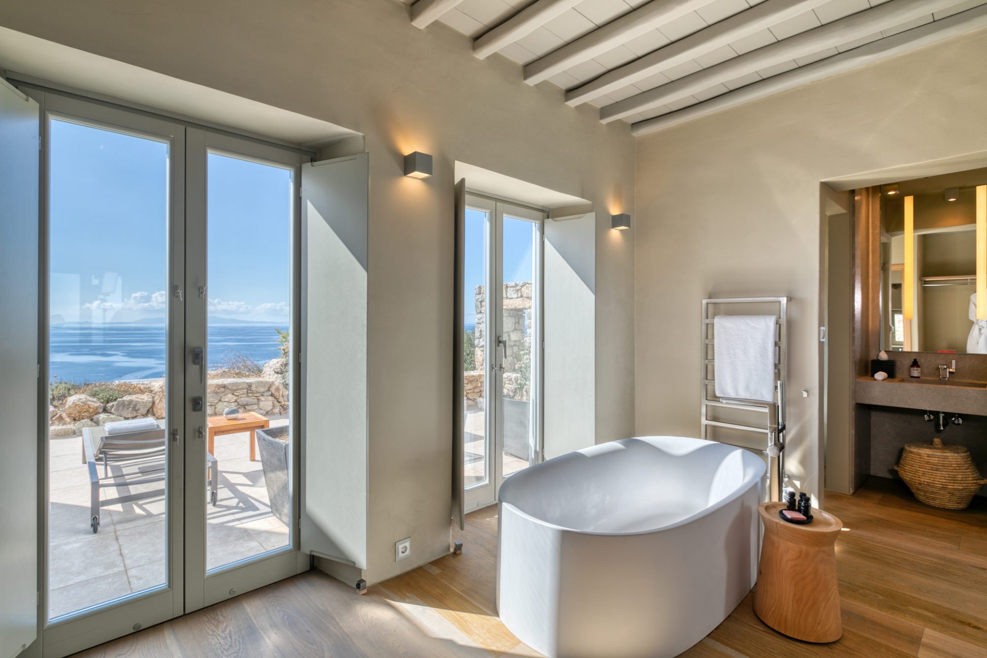 Cavo Dante Villa - The Estate