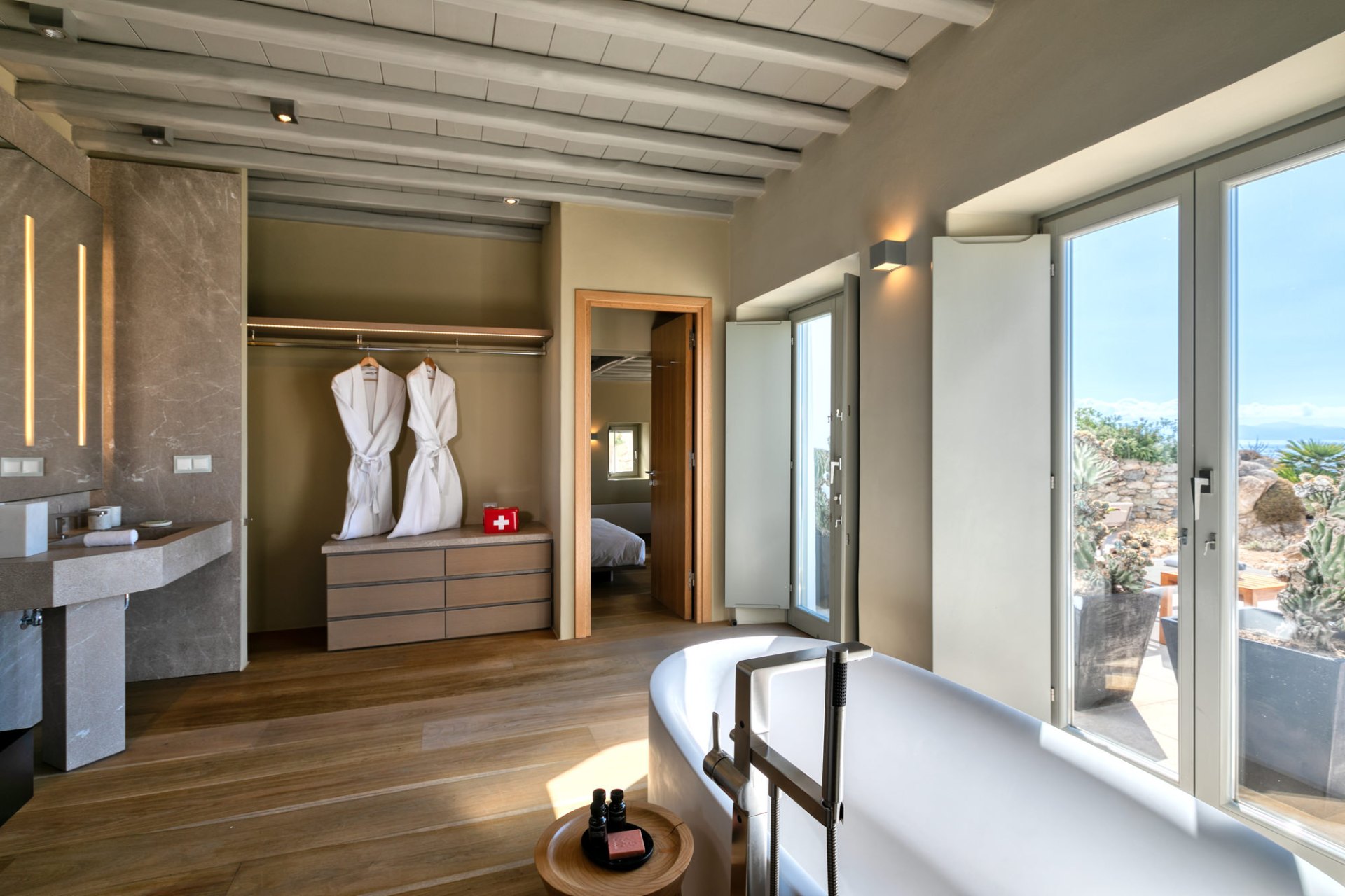 Cavo Dante Villa - The Estate