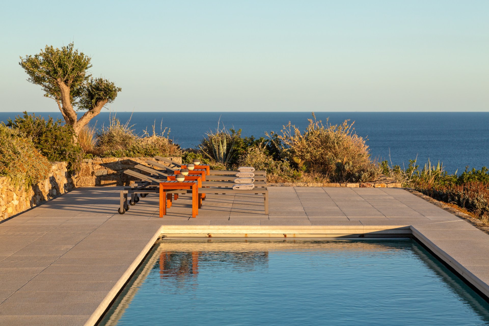 Cavo Dante Villa - The Estate